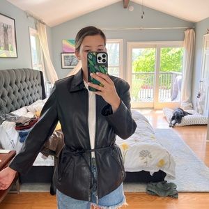 BRAND NEW- vintage leather jacket- with fur collar